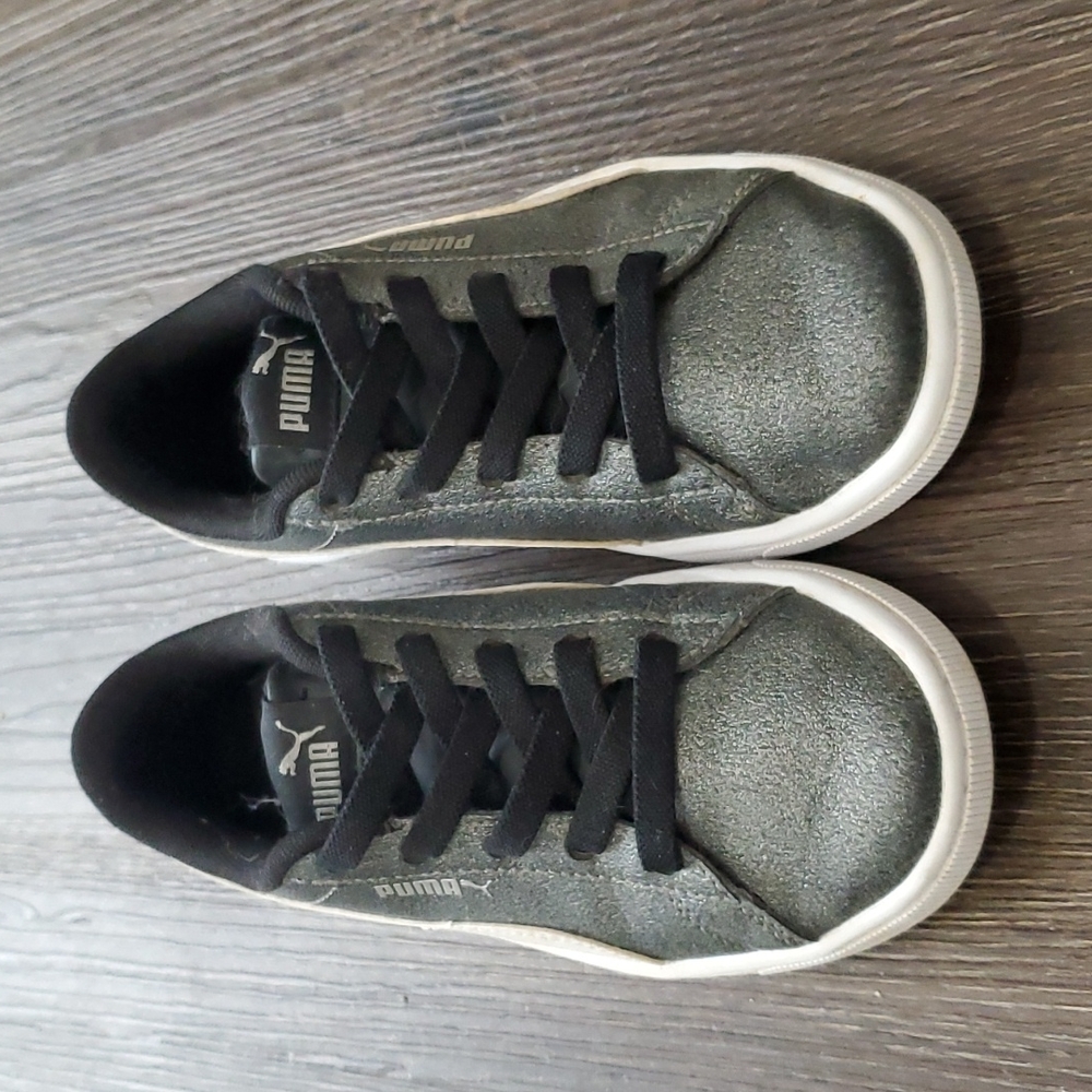 Kids Puma slip on shoes, size 1